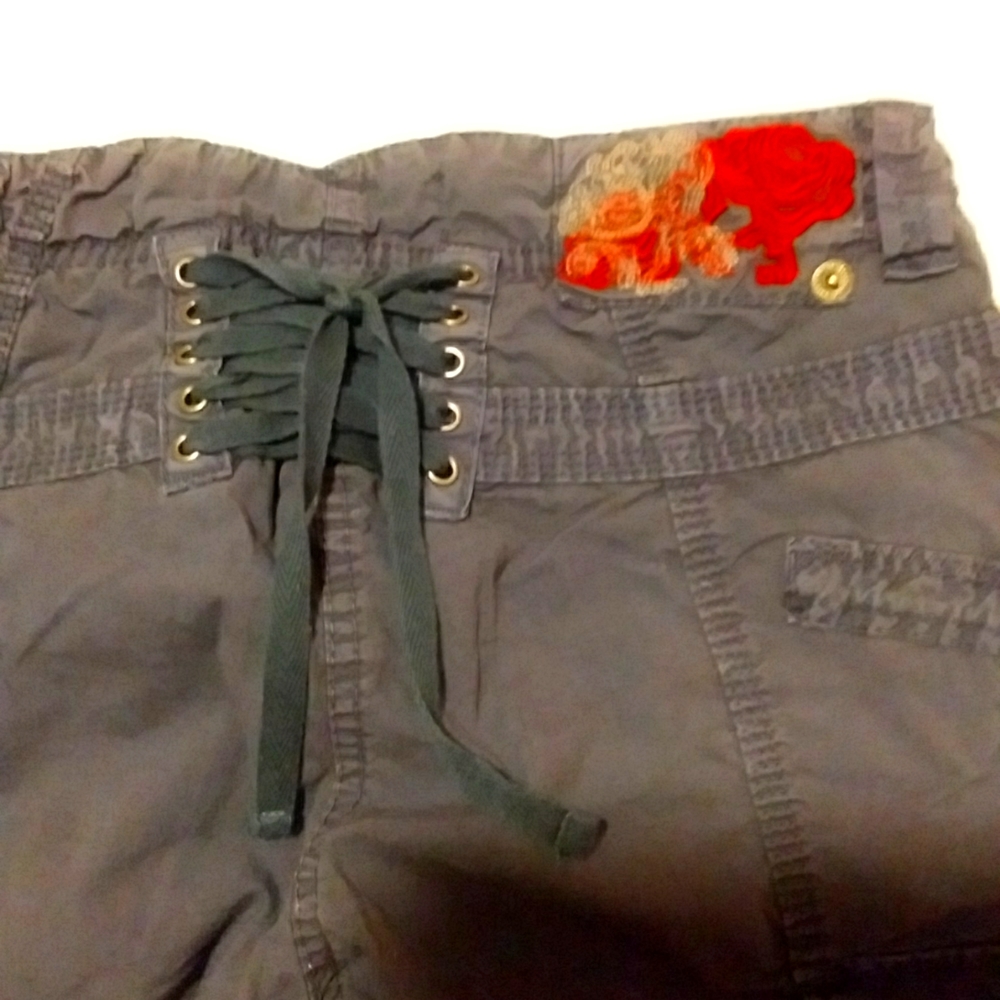 FREESTYLE revolution shorts in size 5. 27 waist. - Picture 3 of 5